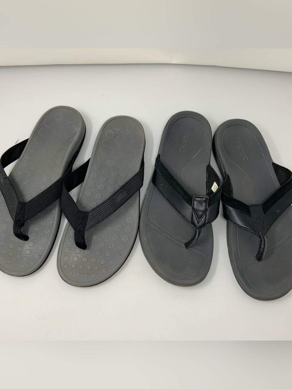 Vionic Men’s Flip Flops Set of 2 Black Thong Beach Vacation Lake Comfort Casual